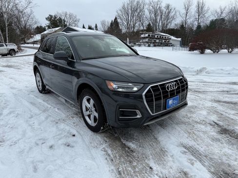 Used 2023 Audi Q5 2.0T Premium w/ Convenience Package image 4