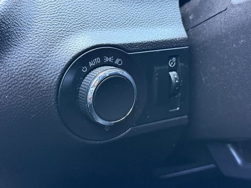Used 2011 Chevrolet Camaro LS RWD image 20