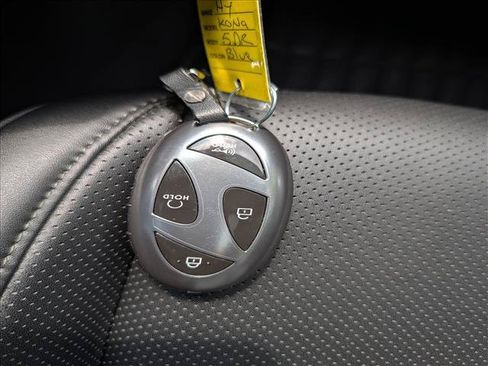 Certified 2024 Hyundai Kona Limited FWD image 40