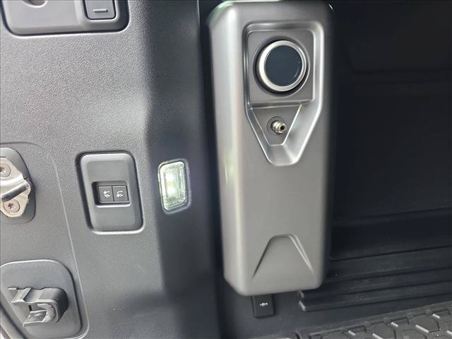 New 2026 Land Rover Defender 110 S AWD/4WD image 13