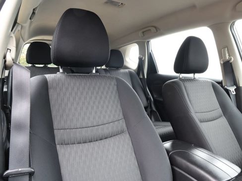 Used 2018 Nissan Rogue S AWD/4WD image 21