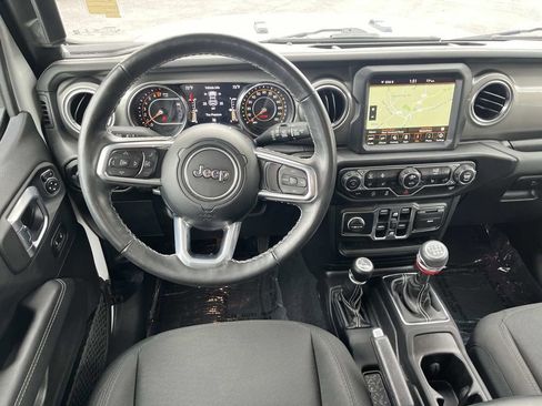 Used 2022 Jeep Wrangler Unlimited Sahara w/ Cold Weather Group image 13