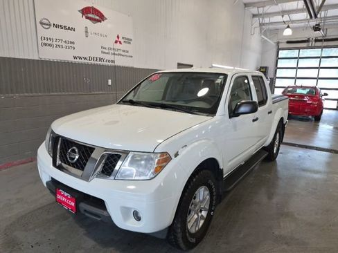 Used 2016 Nissan Frontier SV w/ SV Value Truck Package AWD/4WD image 7