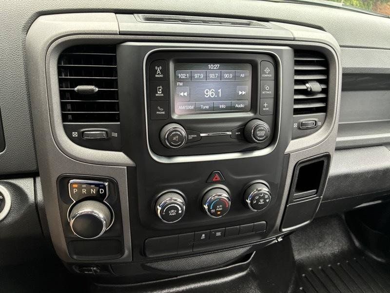 Used 2017 RAM 1500 Express RWD image 27