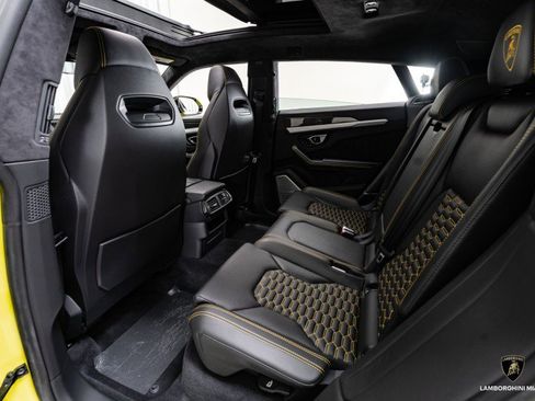 Used 2019 Lamborghini Urus image 48