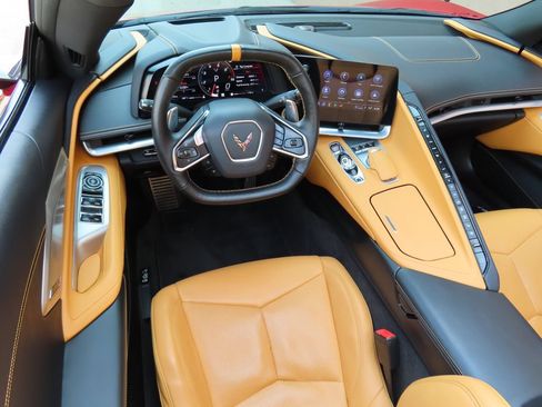 Used 2023 Chevrolet Corvette Stingray Preferred Conv w/ Z51 Performance Package RWD image 8