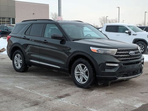 Used 2023 Ford Explorer XLT w/ Equipment Group 202A image 2