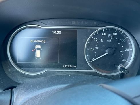 Used 2018 Nissan Kicks SV FWD image 13
