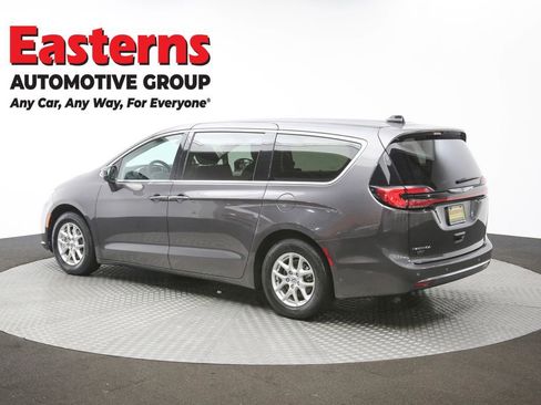 Used 2023 Chrysler Pacifica Touring-L FWD image 62