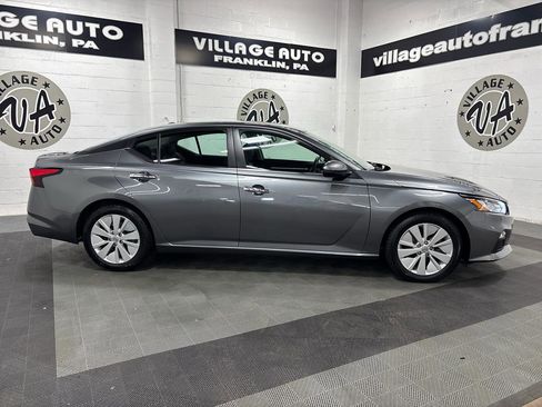 Used 2022 Nissan Altima 2.5 SV FWD image 3