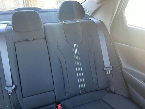 Used 2025 Hyundai Elantra SEL image 39