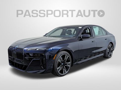 Used 2026 BMW i7 xDrive60 AWD/4WD image 1