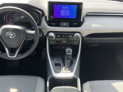 Used 2025 Toyota RAV4 XLE Premium image 31
