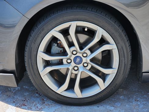 Used 2019 Ford Fusion Titanium FWD image 13