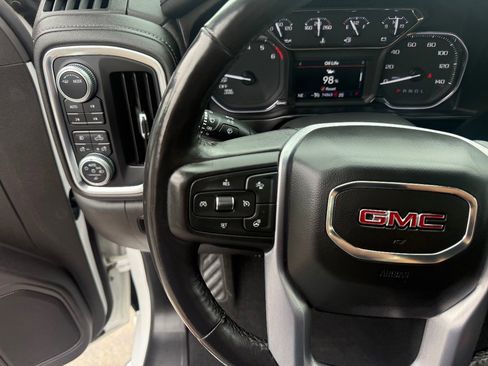 Used 2020 GMC Sierra 1500 SLT w/ Driver Alert Package II AWD/4WD image 21