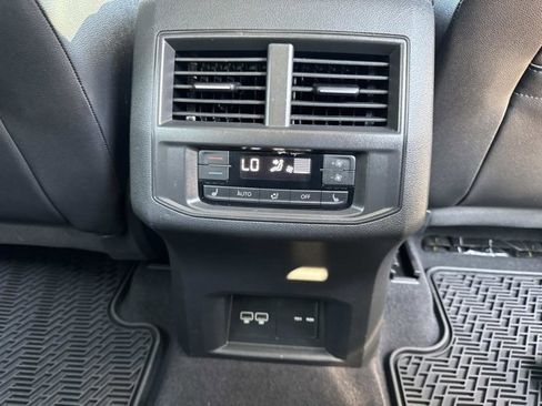 Used 2021 Volkswagen Atlas SEL Premium image 24