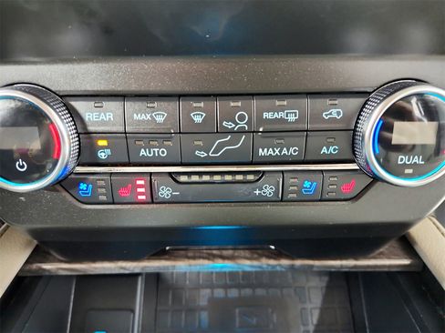 Used 2021 Ford Expedition Max Limited image 33