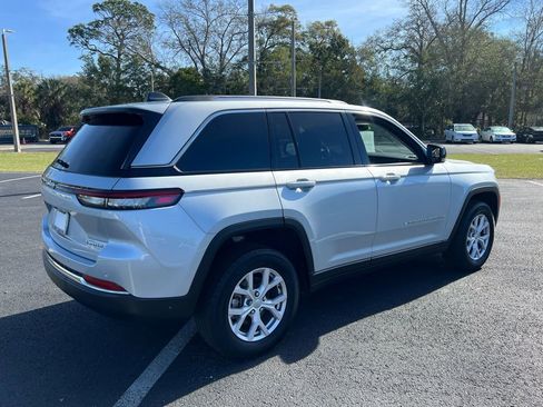 Used 2022 Jeep Grand Cherokee Limited image 5