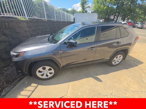 Used 2025 Toyota RAV4 LE AWD/4WD image 5