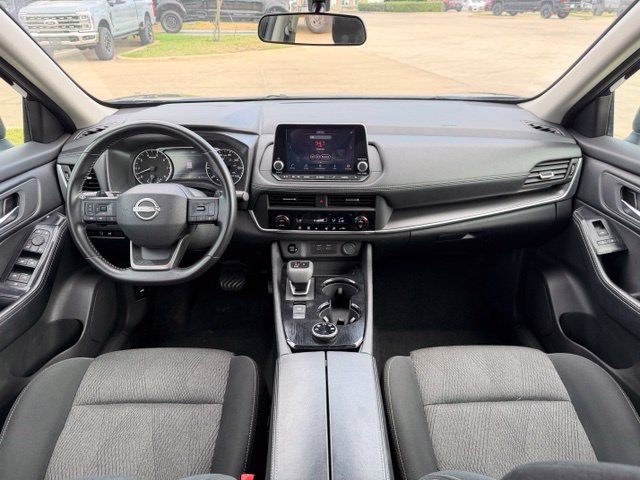 Used 2025 Nissan Rogue SV AWD/4WD image 24