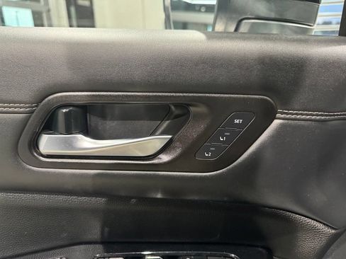 Used 2022 Nissan Pathfinder Platinum w/ Cargo Package AWD/4WD image 14