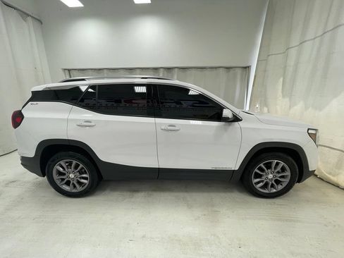 Used 2022 GMC Terrain SLT AWD/4WD image 4