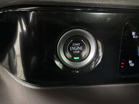 Used 2023 GMC Sierra 1500 SLE image 18