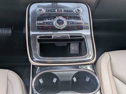 Used 2022 Lincoln Nautilus FWD w/ Premium Package image 20
