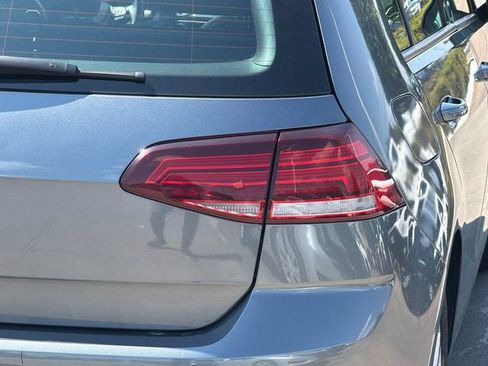 Used 2021 Volkswagen Golf 4-Door FWD image 29