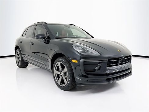 New 2026 Porsche Macan image 7