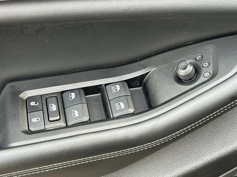 Used 2024 Jeep Grand Cherokee L Limited w/ Luxury Tech Group II image 15