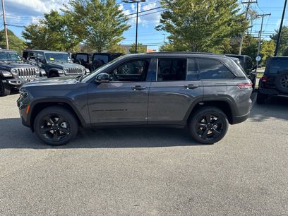 New 2025 Jeep Grand Cherokee Limited w/ Black Appearance Package