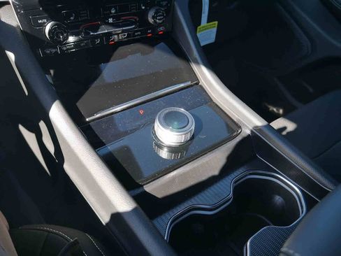 New 2025 Jeep Grand Cherokee Laredo X w/ Luxury Tech Group I image 28