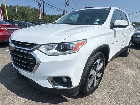 Used 2021 Chevrolet Traverse LT w/ LT Premium Package AWD/4WD image 1