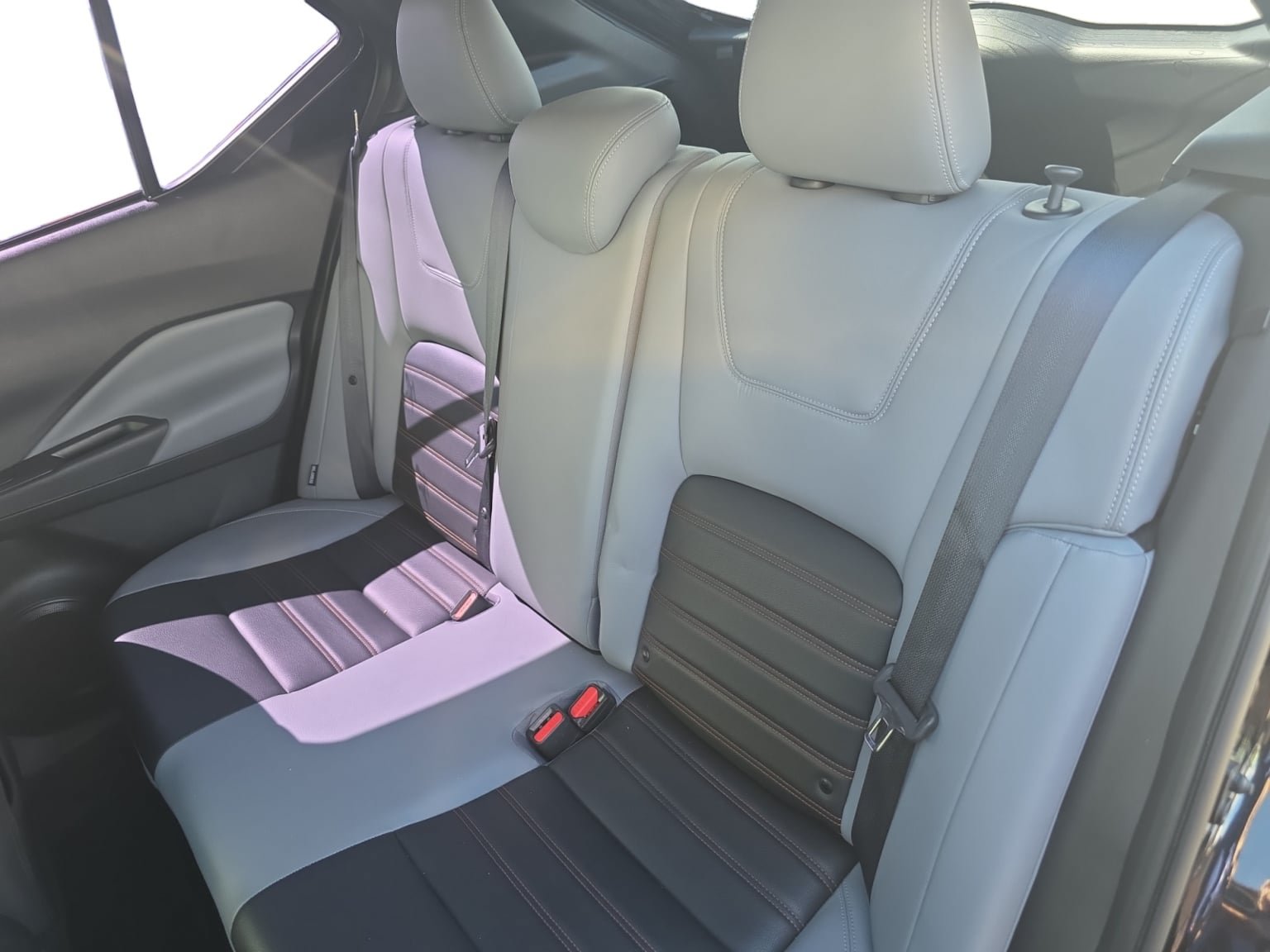 Used 2023 Nissan Kicks SR w/ SR Premium Package FWD image 16