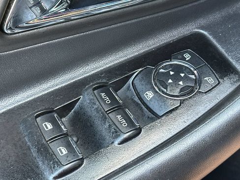 Used 2014 Ford Taurus Limited FWD image 12