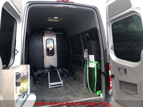 Used 2015 Mercedes-Benz Sprinter 2500 image 20