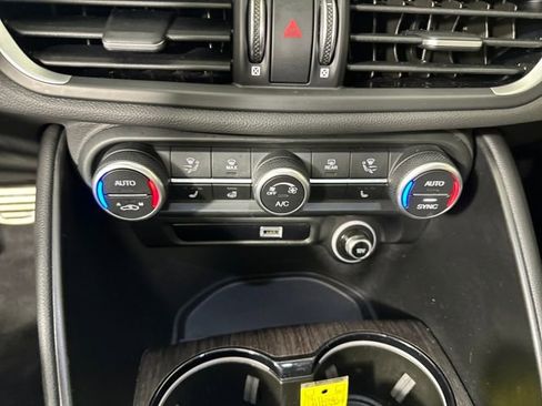 Used 2022 Alfa Romeo Giulia Ti image 23
