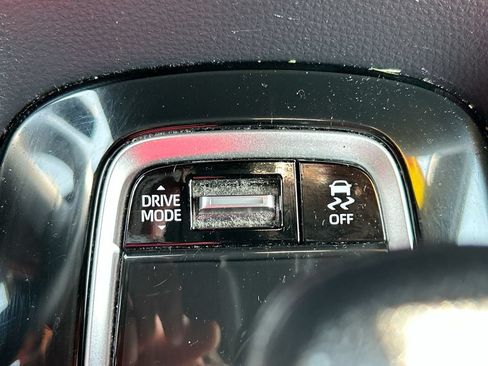 Used 2025 Toyota Corolla SE FWD image 33