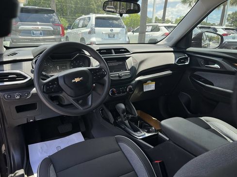 Used 2023 Chevrolet TrailBlazer LT FWD image 30