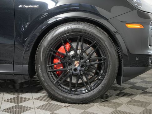 Certified 2026 Porsche Cayenne S w/ Premium Package Plus AWD/4WD image 16