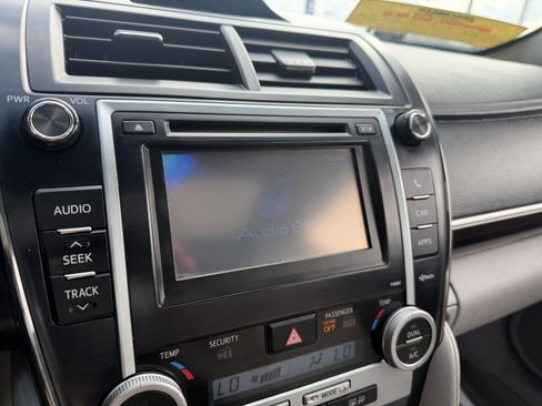 Used 2012 Toyota Camry XLE FWD image 32