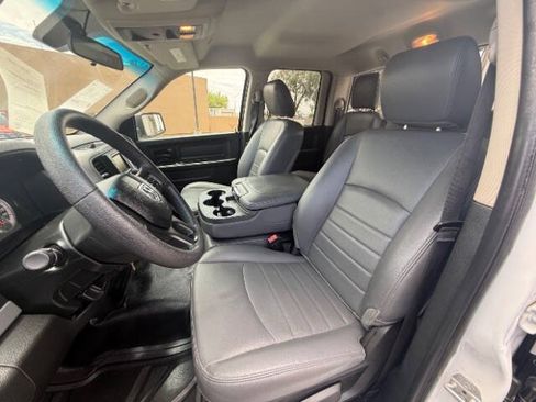 Used 2020 RAM 1500 Tradesman w/ Chrome Appearance Group RWD image 16