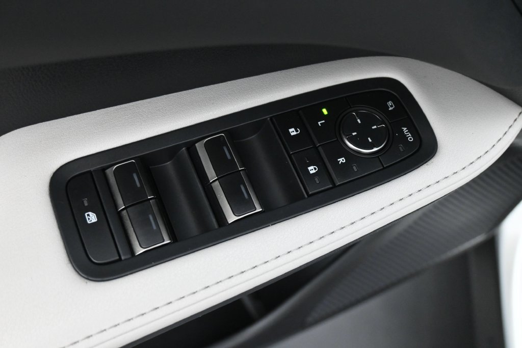 Used 2024 Lexus RX 350 Premium w/ Cold Area Package FWD image 4