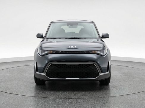 Used 2025 Kia Soul LX w/ LX Technology Package image 2