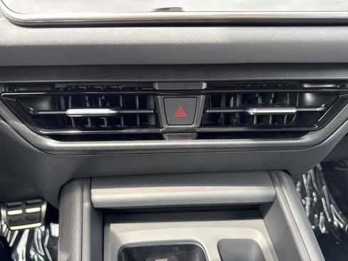Certified 2026 Volkswagen Tiguan SE R-Line FWD image 27