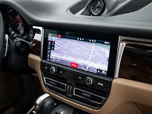 Certified 2022 Porsche Macan GTS AWD/4WD image 15