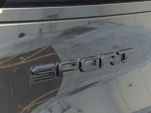 Used 2025 Land Rover Range Rover Sport SE AWD/4WD image 13