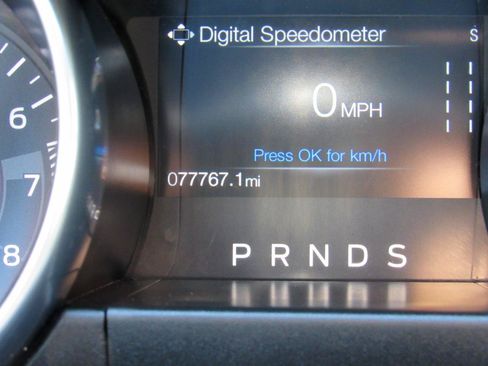 Used 2022 Ford Mustang Premium RWD image 5