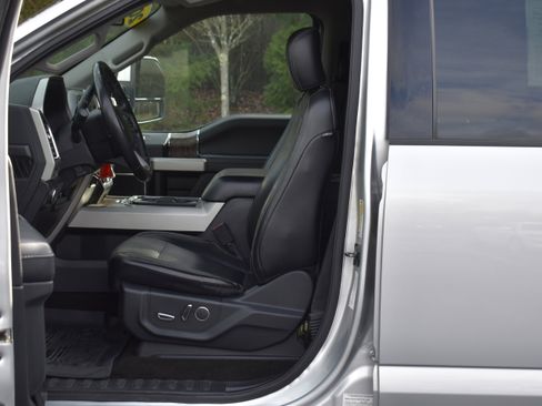 Used 2018 Ford F250 Lariat image 17